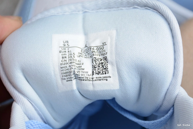 Jordan 1 Low (W) Blue DC0774-050 University 0821